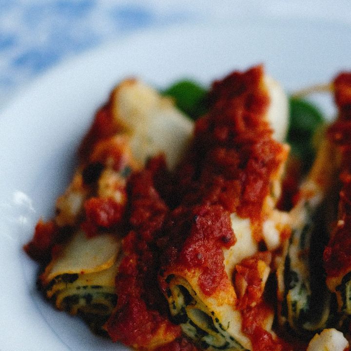 Canelones de pollo y espinaca